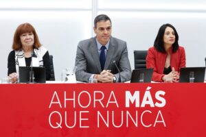 Sánchez evita la autocrítica y confía en consolidar los liderazgos territorios en la oposición a PP y Vox