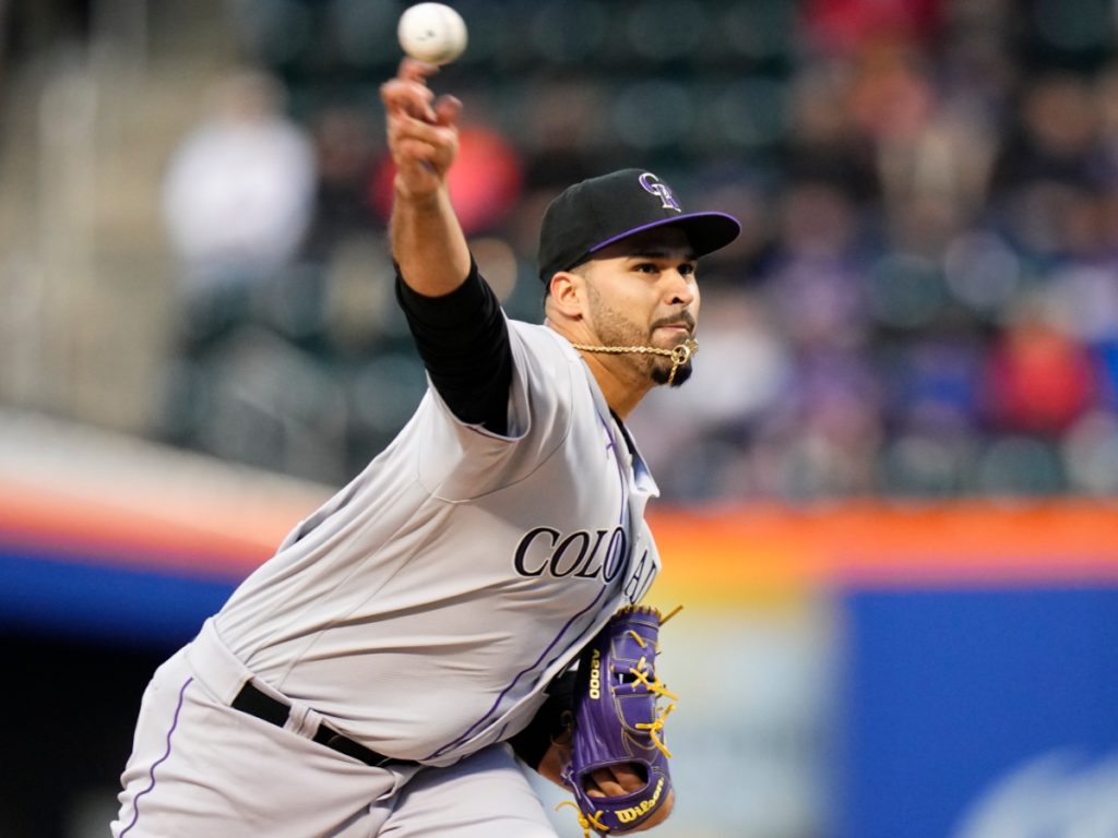 Senzatela aporta de su experiencia para someter a los Mets