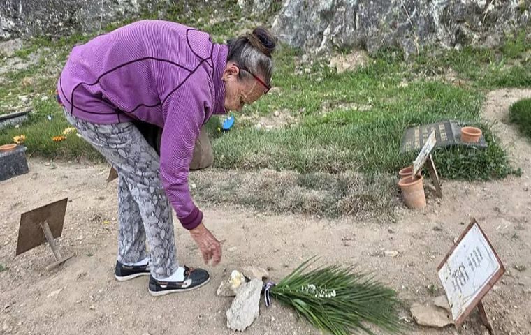 Carmen Navas recibirá sepultura junto a su hijo Victor Hugo Navas fallecido en custodia