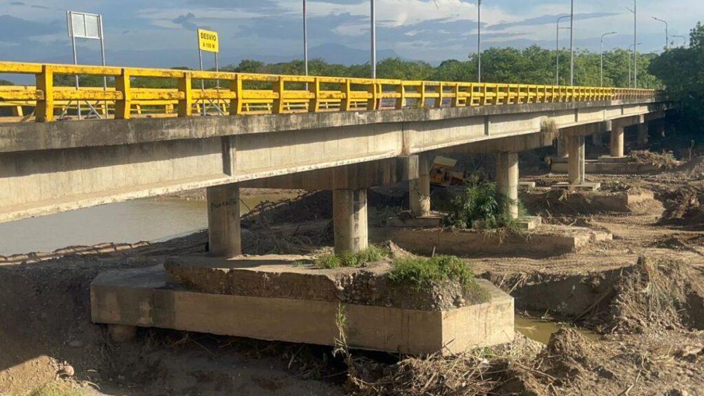 Siguen los trabajos de rehabilitación a 15 días del cierre del puente de Ureña