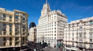 Tomás Olivo compra el edificio de Telefónica de Gran Vía 28 por unos 200 millones de euros