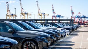 Trump anuncia aranceles del 25 % a autos y camiones de la UE