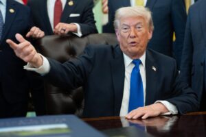 Trump dice que Irán se ha retractado tras alcanzar acuerdos al menos en cinco ocasiones