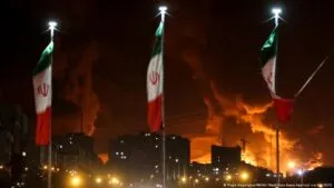 Trump dice que conversaciones con Irán están «en el límite»