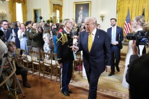 Trump dice que en Venezuela bailan «en las calles» por los ingresos del petróleo – AlbertoNews
