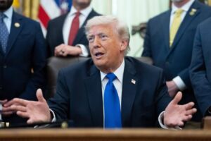 Trump endurece sanciones a Cuba, en directo  EEUU anuncia que "tomará el control casi de inmediato" | elperiodico.com