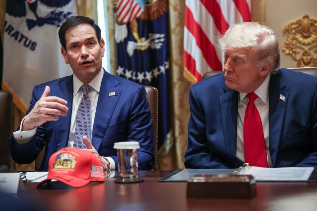 El secretario de Estado de EEUU, Marco Rubio, interviene durante una reunión de Gabinete de la Casa Blanca