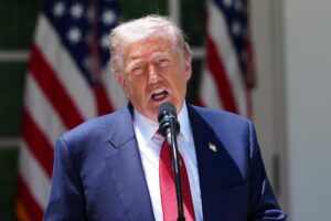 Trump retira la demanda contra el Servicio de Impuestos por filtrar sus declaraciones – AlbertoNews