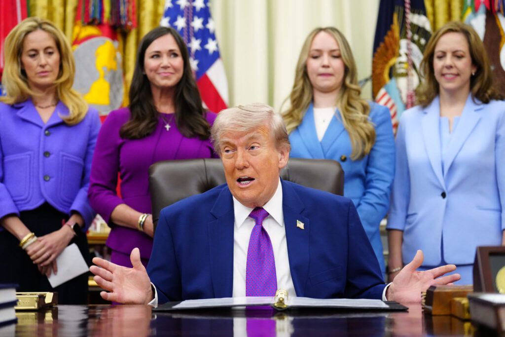 Trump vuelve a decir está “considerando seriamente” convertir a Venezuela en el estado 51 de EEUU