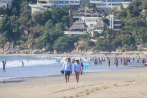 Turismo internacional creció 11.9% en marzo