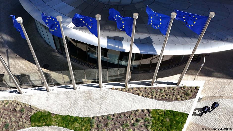 UE logra consenso para aplicar acuerdo comercial con EE.UU.