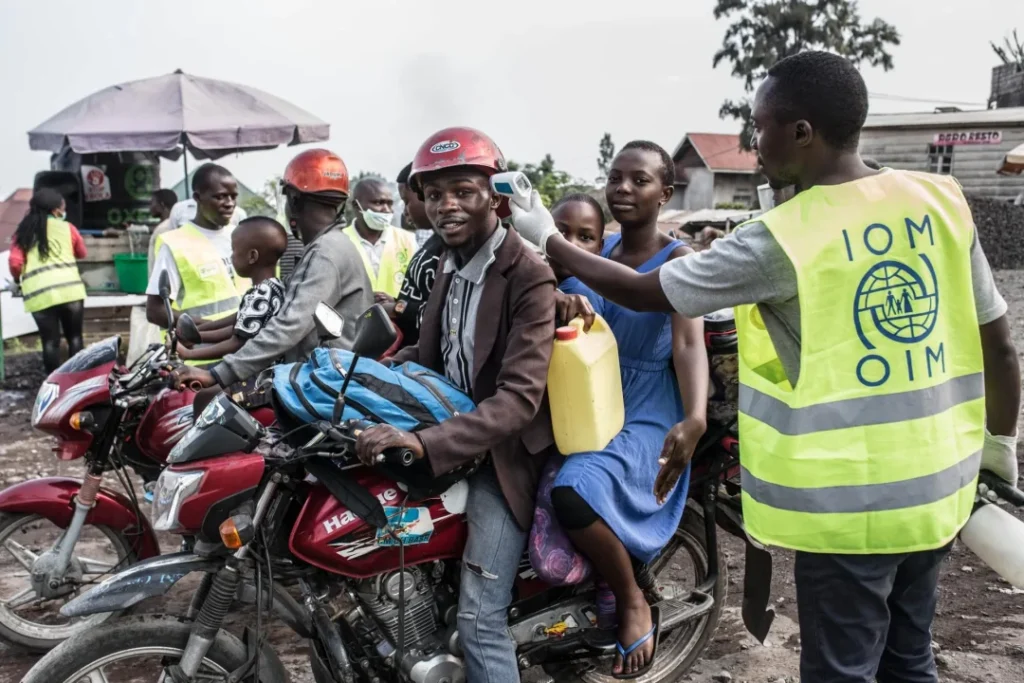 Uganda confirma un caso de ébola importado de la RDC tras fallecer un congoleño en Kampala