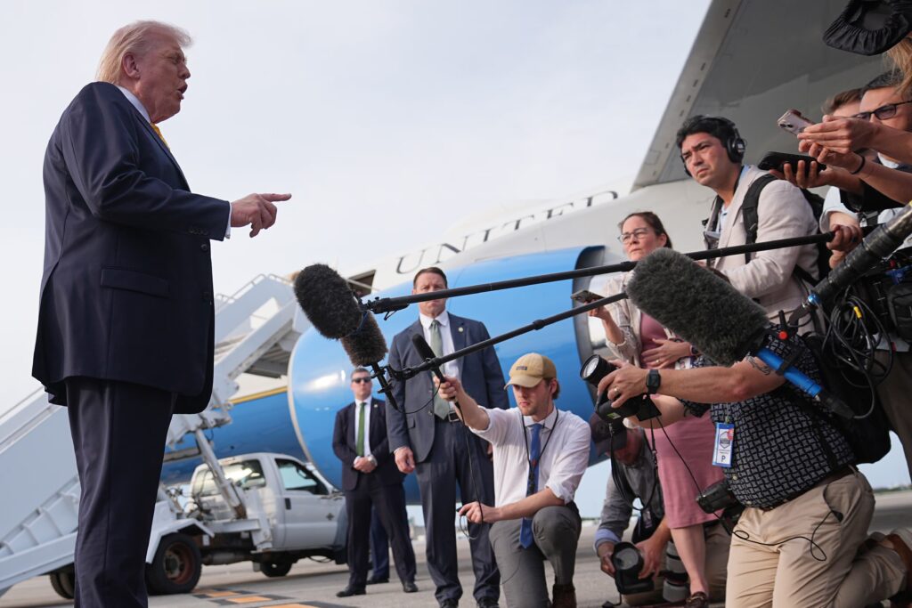 Última hora de la guerra de Estados Unidos e Israel contra Irán, en directo | Trump rectifica y asegura ahora que revisará el último plan de paz enviado por Irán 