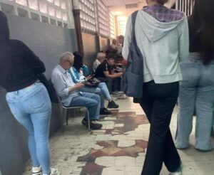 Un Estado sin respuesta: centros solidarios de salud sacan el pecho por la gente – Efecto Cocuyo