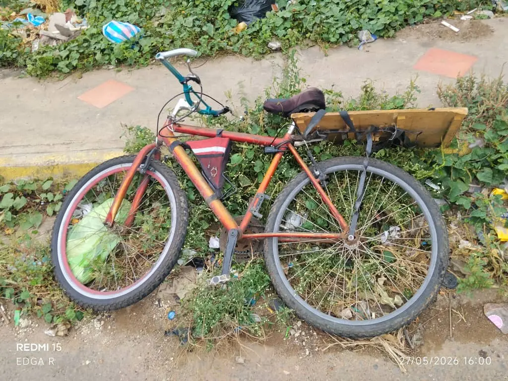 Un hombre lesionado en colisión de moto y bicicleta