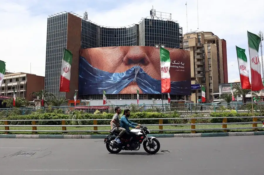 Un parlamentario iraní anuncia nuevo mecanismo para gestionar tráfico en el estrecho de Ormuz