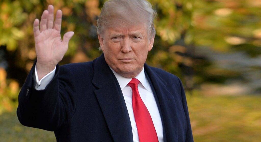 Una jueza federal exige a los abogados de Trump que respondan por sospechas de fraude fiscal