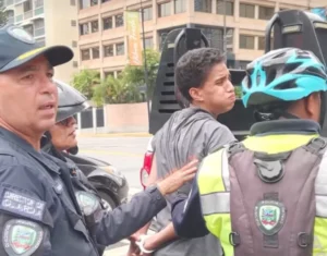 Una mujer asaltó un autobús