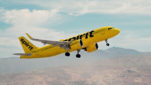 Una reconocida aerolínea lowcost anunció el cierre de sus operaciones: cómo afectará a los viajeros y a los precios de los vuelos