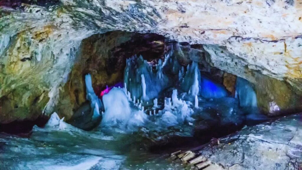 Una superbacteria que llevaba 5.000 años congelada ha reaparecido en Transilvania. Puede ser aliada contra la resistencia… o un nuevo problema