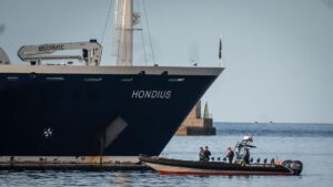 Uno de los cinco franceses que viajaron en el MV Hondius presenta síntomas de hantavirus | elperiodico.com
