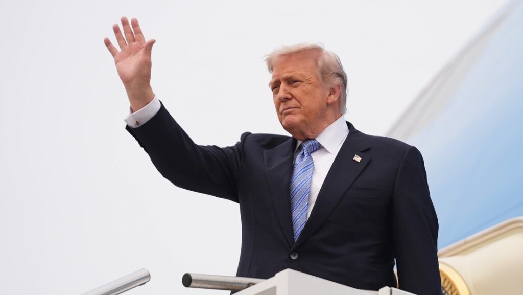VIDEO: Trump parte de China tras la histórica cumbre con Xi