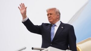 VIDEO: Trump parte de China tras la histórica cumbre con Xi