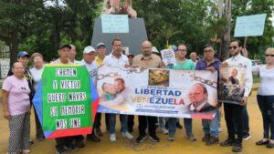 Vecinos de Caricuao honraron la memoria de Carmen Teresa Navas y su hijo Víctor Quero (Fotos y Video)