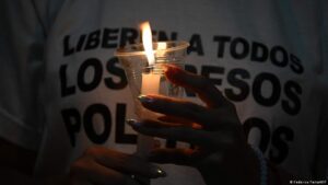Venezolanos exigen la liberación de los presos políticos