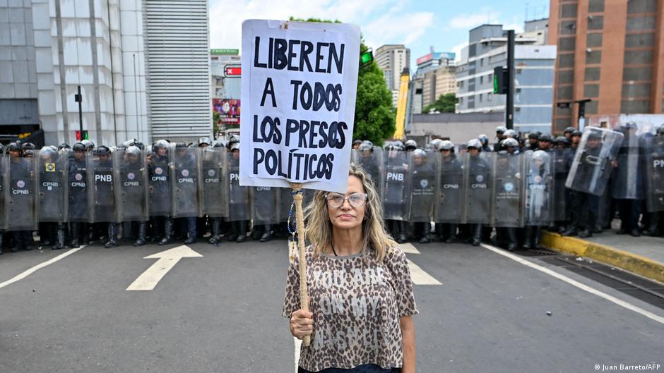 Venezuela promete excarcelar a otros 300 presos políticos