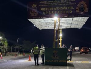 Vente Venezuela alertó sobre retención arbitraria de dos coordinadores en una alcabala en Cojedes (VIDEOS)