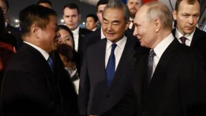 Viaje oficial | Putin llega a Pekín para escenificar sus lazos de acero con China tras la visita de Trump | elperiodico.com