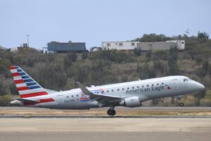 Viajeros venezolanos celebraron el regreso de un nuevo vuelo directo desde EEUU