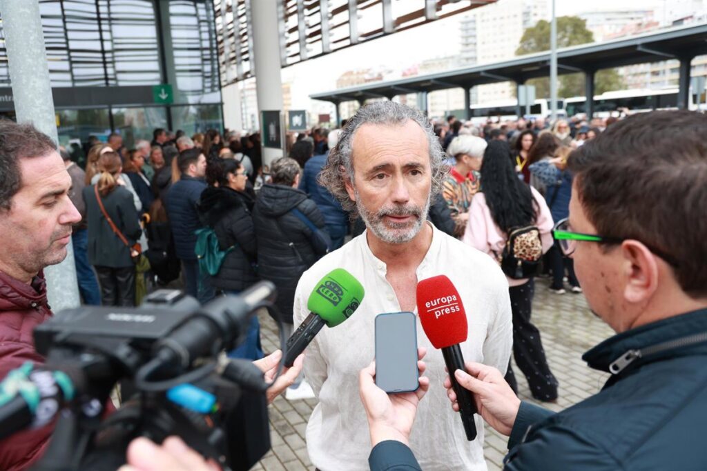 Víctimas de Adamuz piden "no politizar" el accidente y critican que se usara en el debate