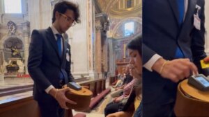 Video: pagar la ofrenda con datáfono ya es posible, el Vaticano actualizó sus servicios