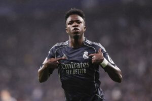 Vinícius aplaza el alirón del Barça hasta el Clásico | europapress.es