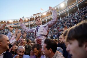 ¡Intensa y apasionante tarde de toros!