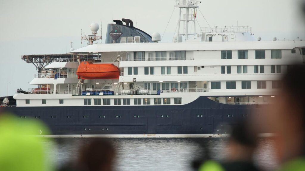 ¿Cómo es la cuarentena de los pasaje del crucero? Del aislamiento hospitalario en España al domiciliario en Países Bajos