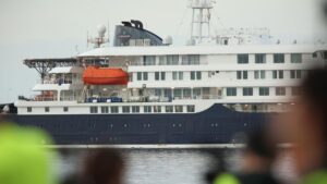 ¿Cómo es la cuarentena de los pasaje del crucero? Del aislamiento hospitalario en España al domiciliario en Países Bajos
