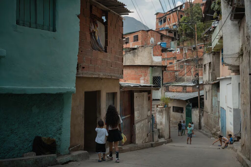 ¿Quién sostiene realmente a las familias en Venezuela? El dato que retrata una dura realidad