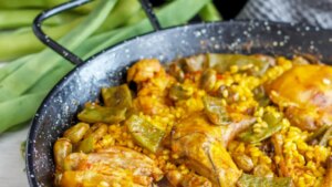 ¿Se puede comer en Valencia una paella de verdad a buen precio? En este restaurante la ración sale por sólo 12 euros