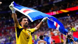 0-0 contra España convierte a Vozihna en celebridad mundial