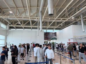 Llegó a Maiquetía un nuevo vuelo con más de 120 migrantes venezolanos deportados de EEUU