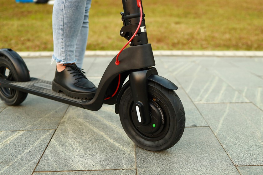 A 104 km/h por Benidorm: la Policía intercepta un patinete eléctrico modificado tras una persecución de cine