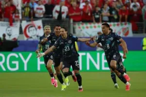 A un día del milésimo partido, Brasil golea, EE.UU. avanza y se anota el gol más rápido