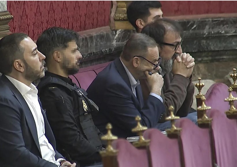 ABC: El Psoe pagó en secreto las defensas de Ábalos y Koldo
