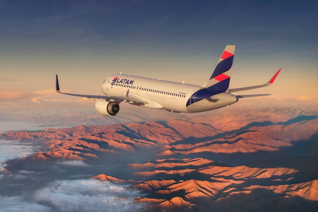 Aerolínea Latam Colombia activa vuelos con Valencia ante cierre de Maiquetía – Efecto Cocuyo