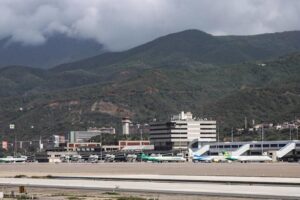 Aerolíneas internacionales que operan en Venezuela deberán pagar a EE.UU. el combustible que compren en Caracas – AlbertoNews