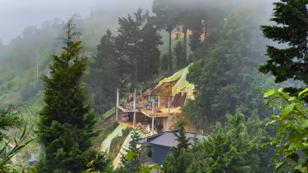 Alcaldía de Medellín suspende 35 construcciones ilegales en cerro tutelar