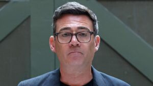 Andy Burnham lanza su candidatura al liderazgo laborista con la promesa de descentralizar el Reino Unido | elperiodico.com